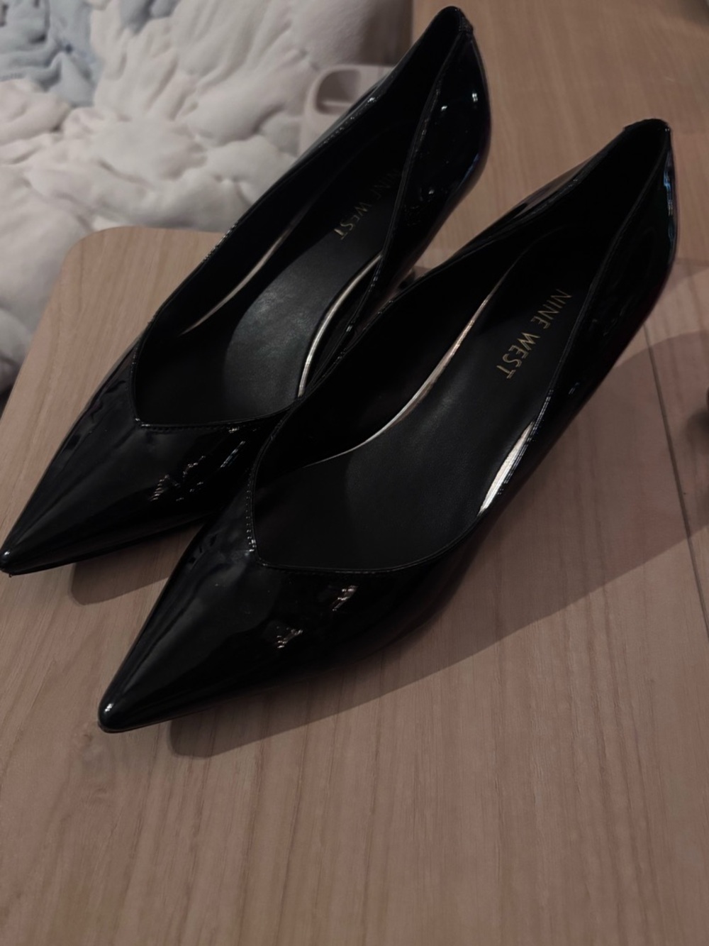 Black Kitten Heels Understated Gold Detail 💃🏼 Nine West 🕺worn once to a wedding